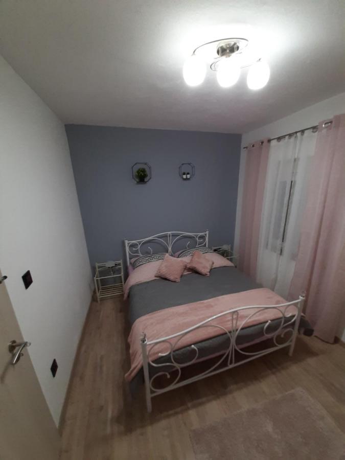 Ferienhaus Karlo Pridraga 外观 照片