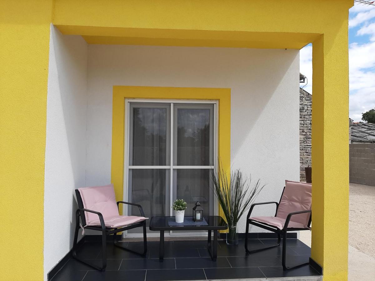 Ferienhaus Karlo Pridraga 外观 照片