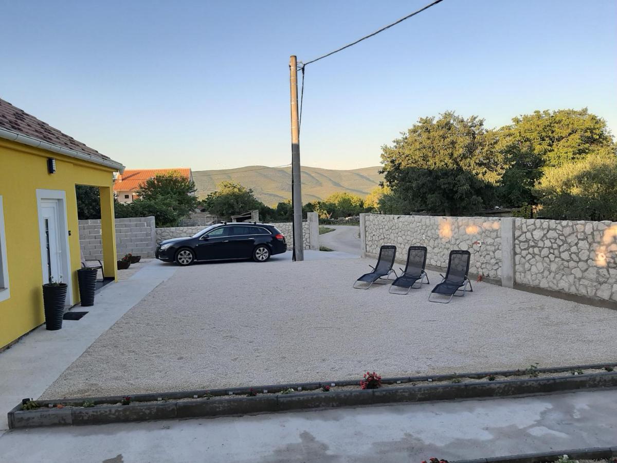 Ferienhaus Karlo Pridraga 外观 照片