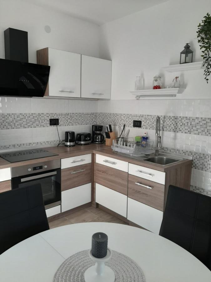 Ferienhaus Karlo Pridraga 外观 照片