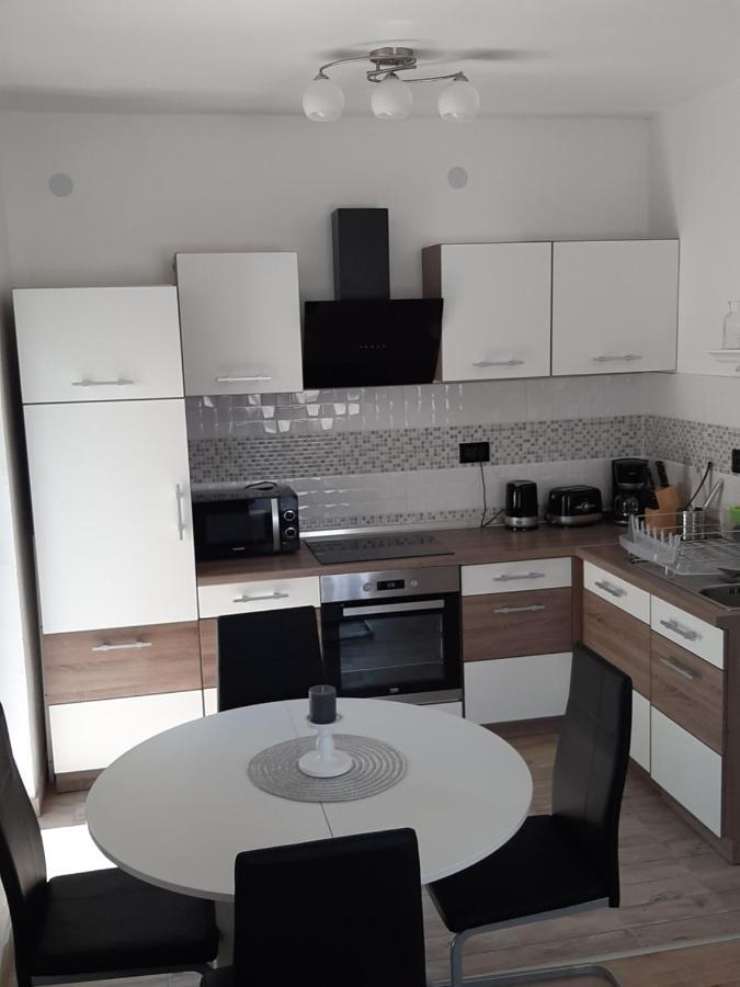 Ferienhaus Karlo Pridraga 外观 照片