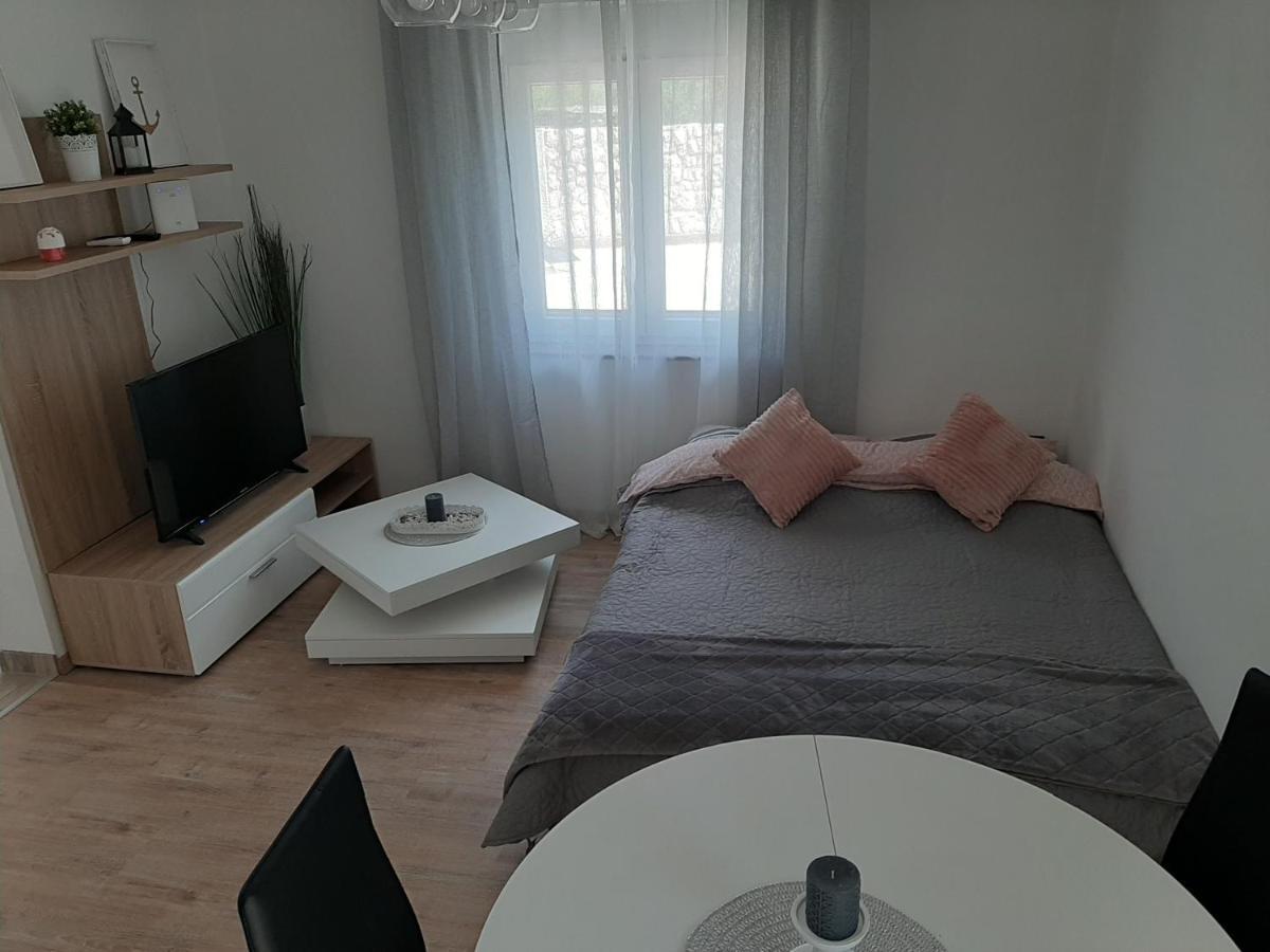 Ferienhaus Karlo Pridraga 外观 照片